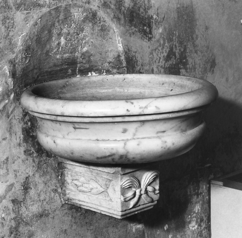 acquasantiera da parete - ambito laziale (fine/inizio secc. XIX/ XX)