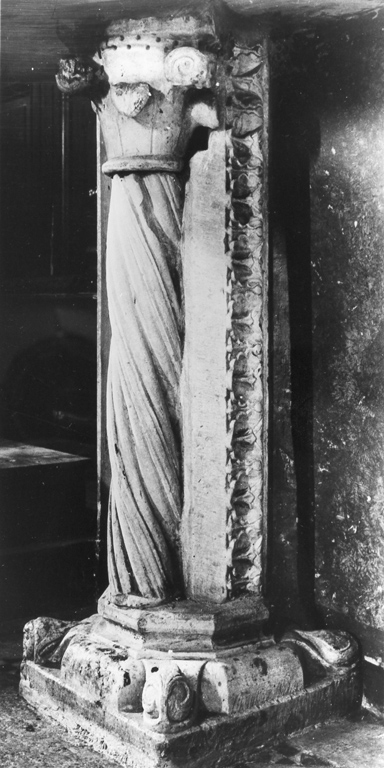 pilastrino - ambito laziale (primo quarto sec. XIII)