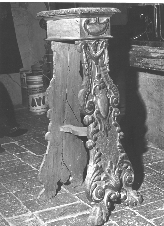 base di fioriera, serie - ambito laziale (secc. XVIII/ XIX)