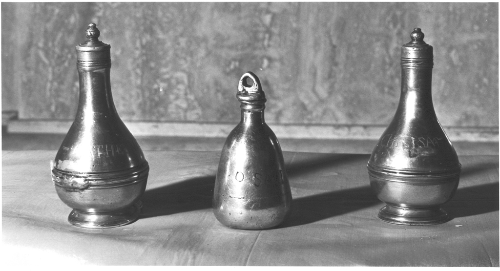 vasetti per oli santi, serie - ambito laziale (secc. XVIII/ XIX)