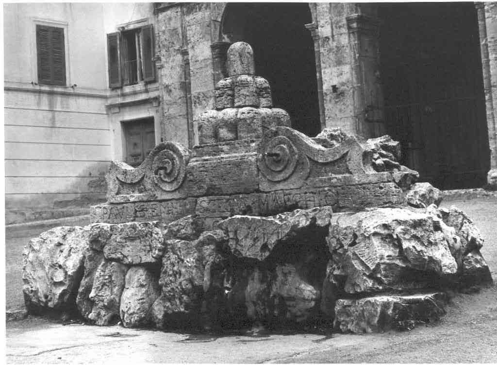 fontana monumentale - ambito laziale (sec. XVI)