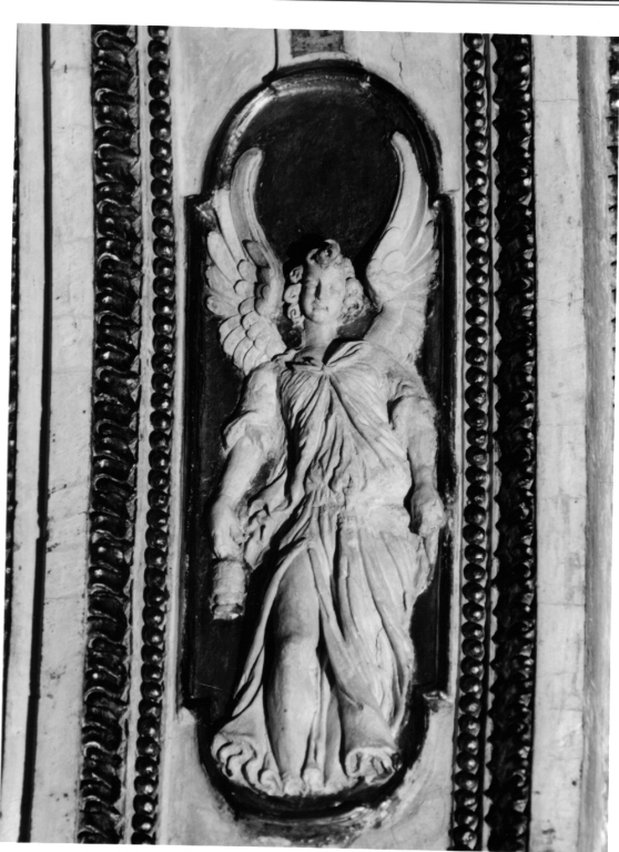 angeli (decorazione plastica) - ambito romano (inizio sec. XVII)