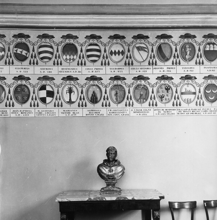 stemma vescovile (decorazione pittorica, serie) - ambito laziale (fine/inizio secc. XIX/ XX)