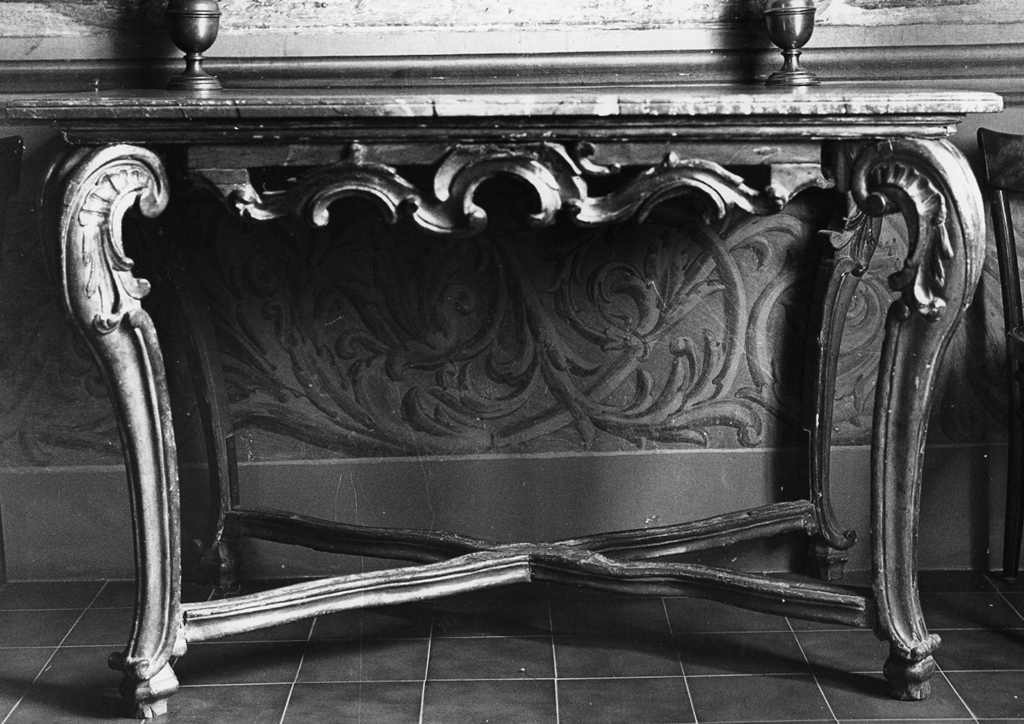 console - ambito laziale (inizio sec. XVIII)