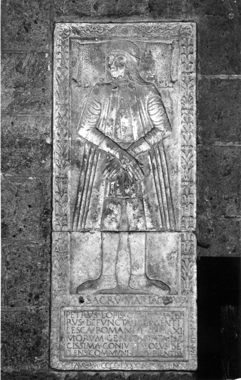 figura maschile distesa (lastra tombale) - ambito romano (ultimo quarto sec. XV)