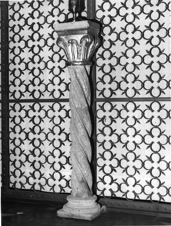 colonna - ambito laziale (secc. XIII/ XIV)