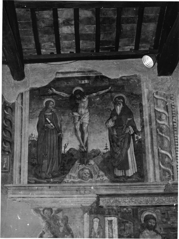 Cristo crocifisso tra santi (dipinto, complesso decorativo) di Maestro della Madonna della Misericordia (maniera) - ambito abruzzese (fine sec. XV)