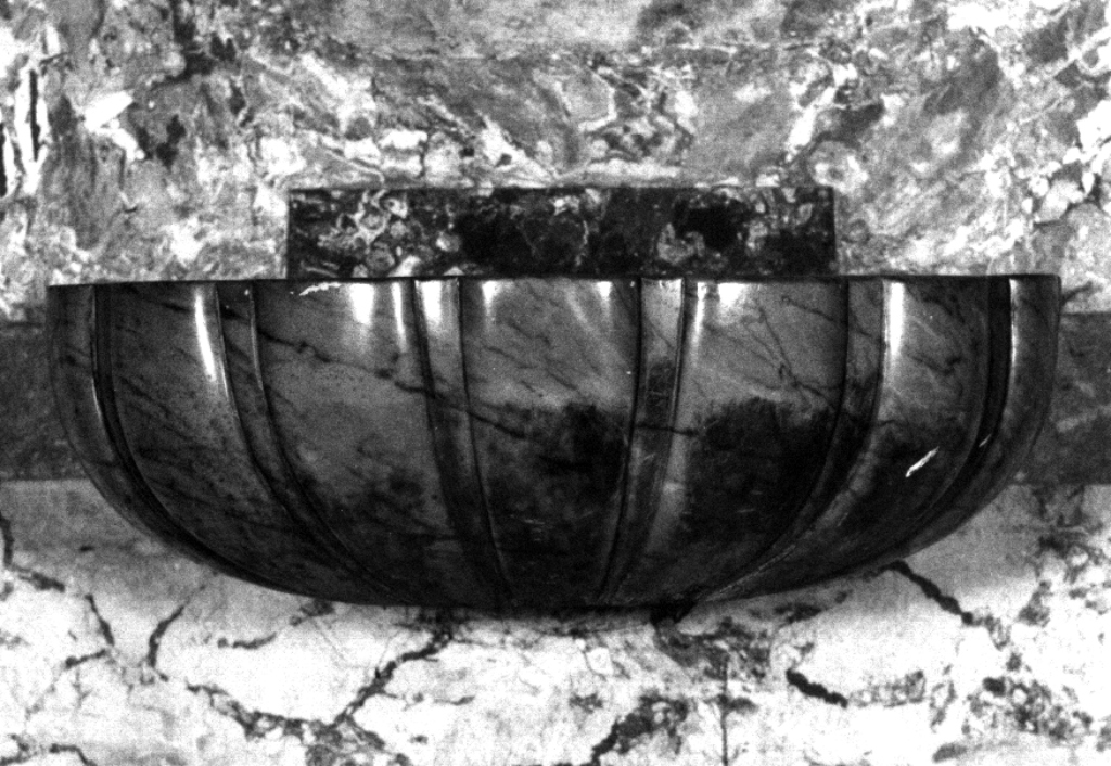 acquasantiera pensile, coppia - ambito romano (sec. XVII)