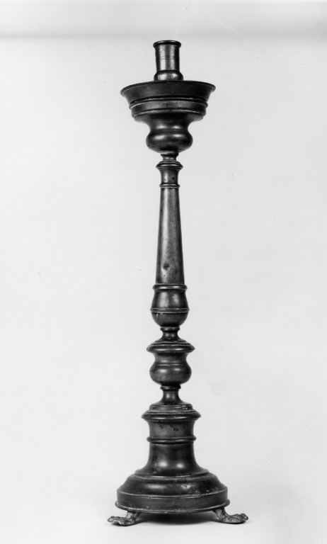 candeliere d'altare, serie - produzione Italia centrale (secc. XVII/ XVIII)