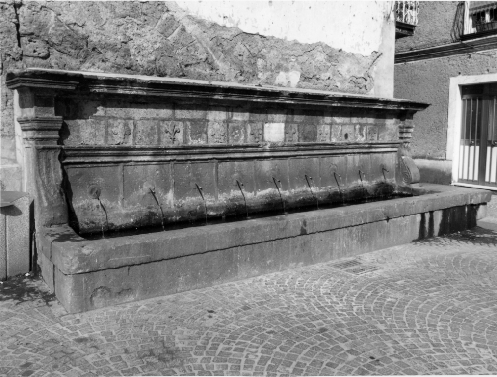 fontana - a muro - bottega Italia centrale (secc. XVI/ XVII)