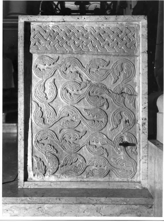 pluteo, frammento - ambito laziale (sec. IX)