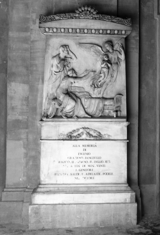 Angelo in volo con un bambino al cospetto dei genitori (rilievo) di Rinaldi Rinaldo (sec. XIX)