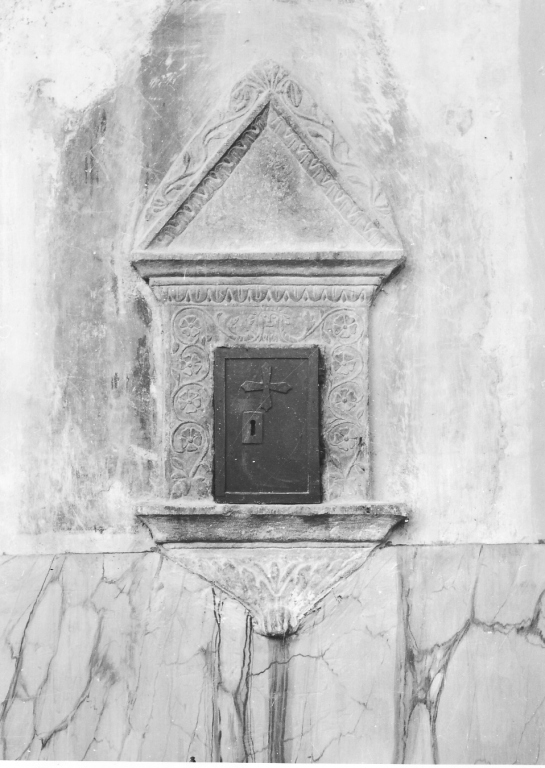 armadietto per oli santi - ambito laziale (fine/inizio secc. XVI/ XVII)