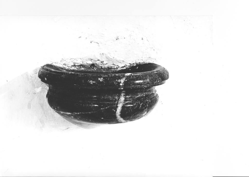 acquasantiera - ambito laziale (sec. XVII)