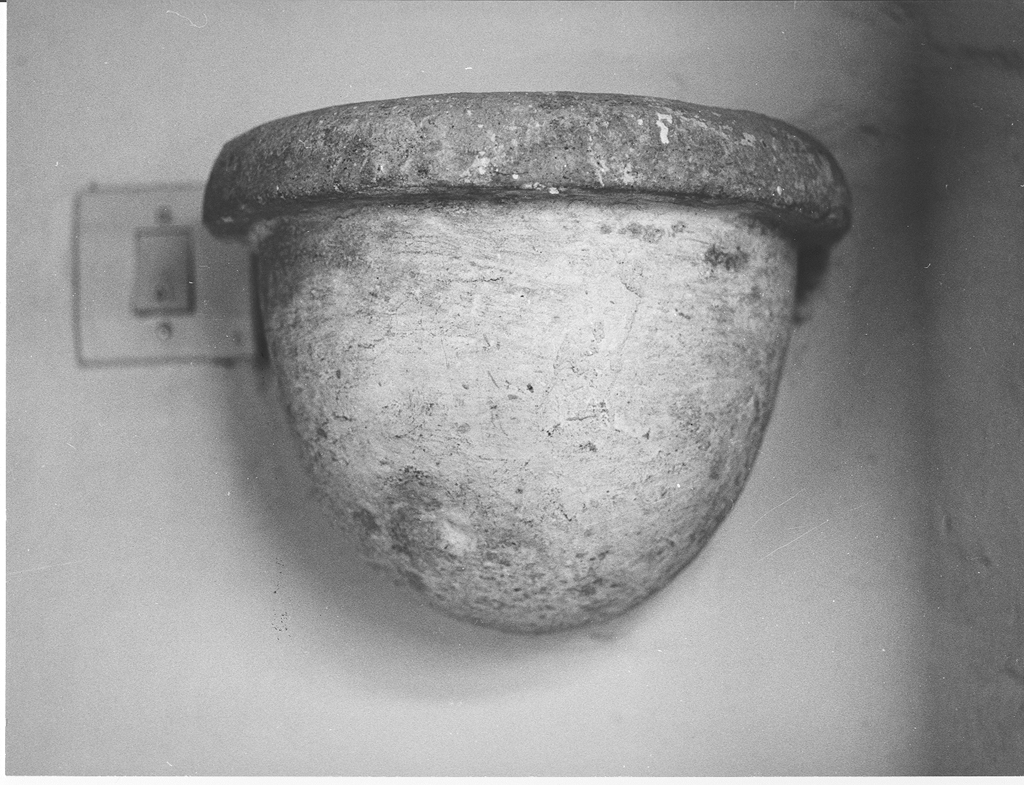 acquasantiera - ambito laziale (secc. XVII/ XVIII)