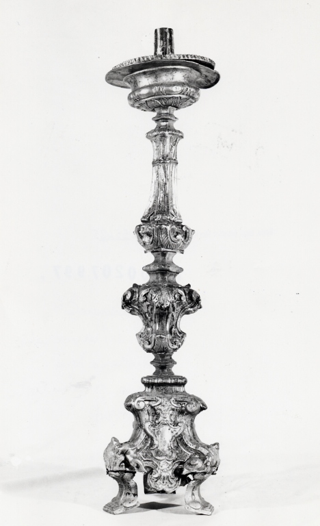 candeliere d'altare, serie - bottega Italia centrale (sec. XVIII)