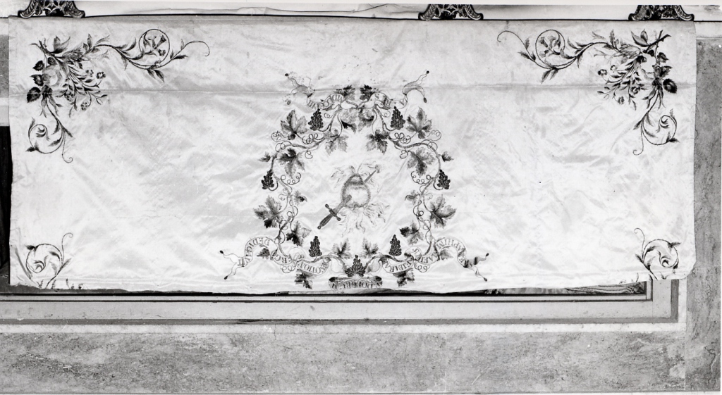 Sacro Cuore di Gesù (paliotto) - manifattura Italia centrale (metà sec. XIX)