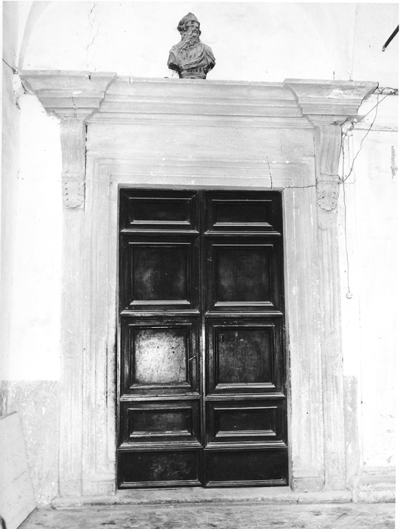 portale architravato - bottega laziale (sec. XVII)