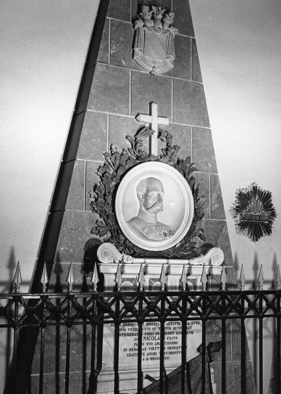 monumento funebre - a obelisco di Barone G (sec. XIX)