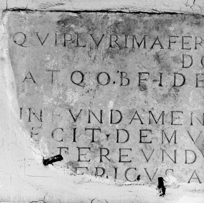 lapide documentaria, frammento - ambito laziale (sec. XIX)