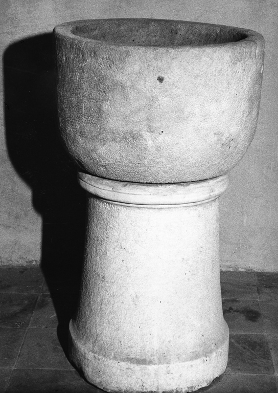 fonte battesimale - a fusto - ambito napoletano (sec. XV)