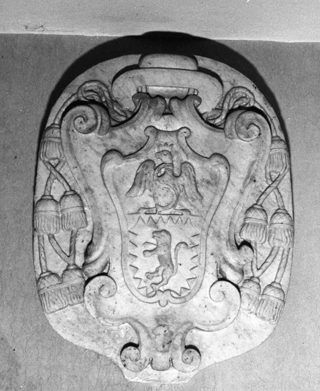 stemma vescovile (rilievo) - ambito laziale (sec. XVI)