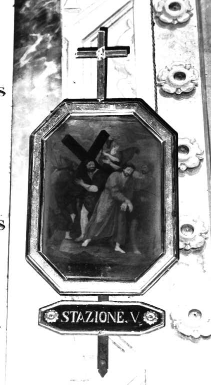 stazione V: Gesù aiutato da Simone il Cireneo a portare la croce (dipinto) di Triga Giacomo (attribuito) (sec. XVIII)