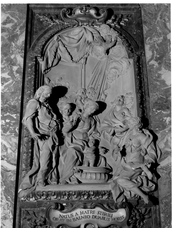 San Nicola fanciullo prega nel bagno (rilievo) - ambito romano (sec. XVIII)