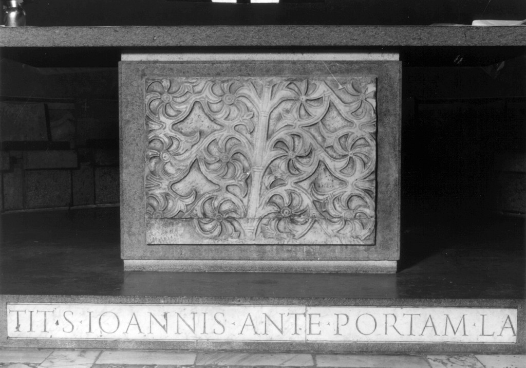 altare - ambito romano (prima metà sec. XX)