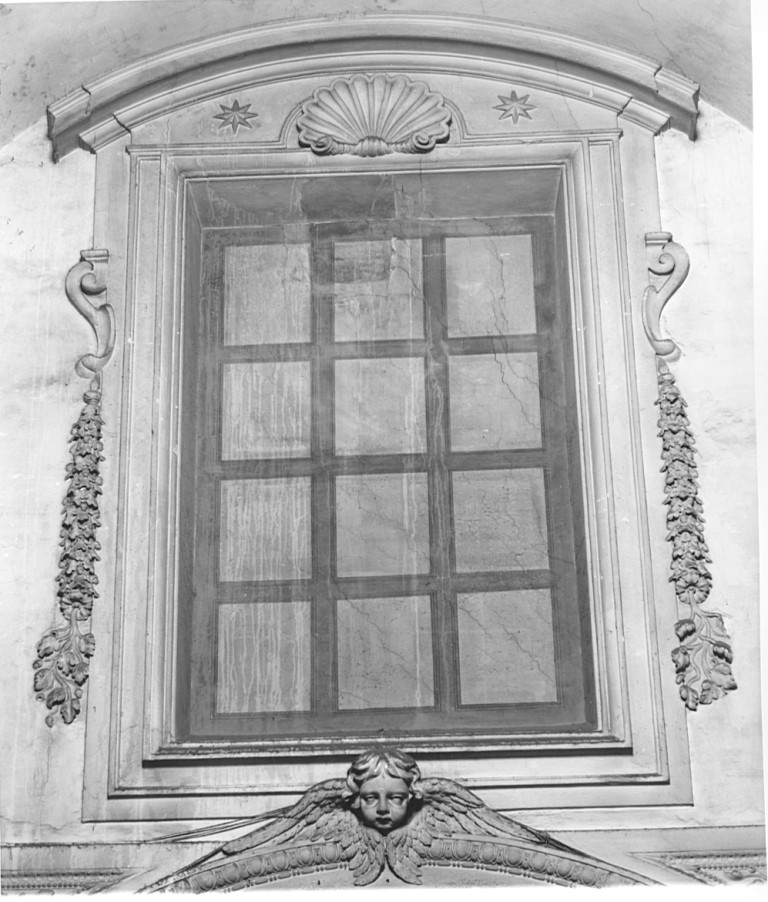 mostra di finestra di Fontana Francesco (sec. XVIII)