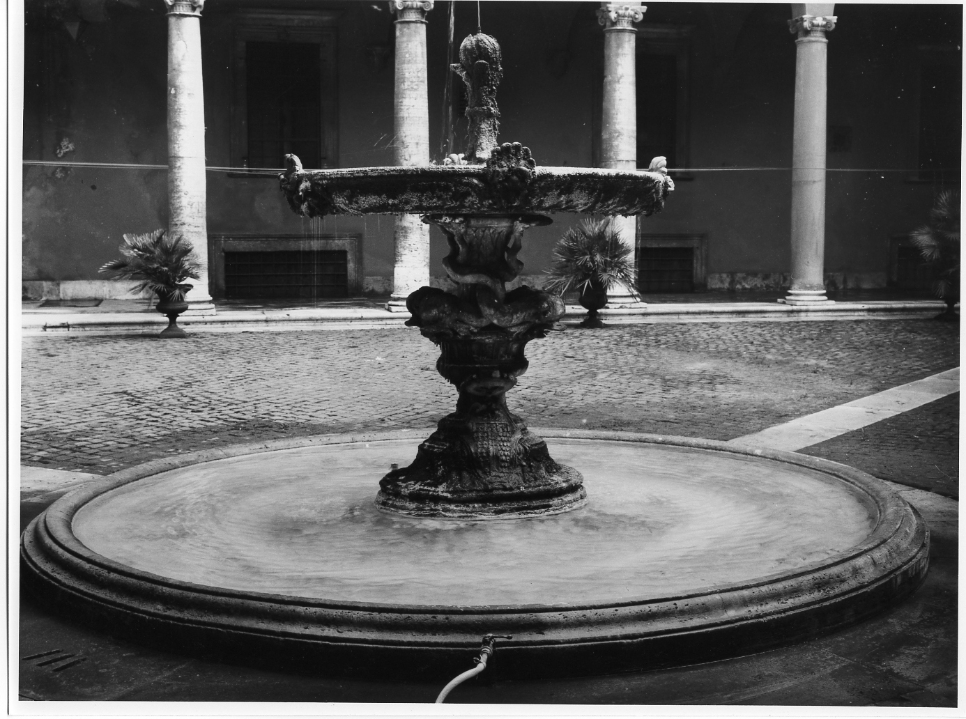 fontana, opera isolata - ambito romano (sec. XVII)