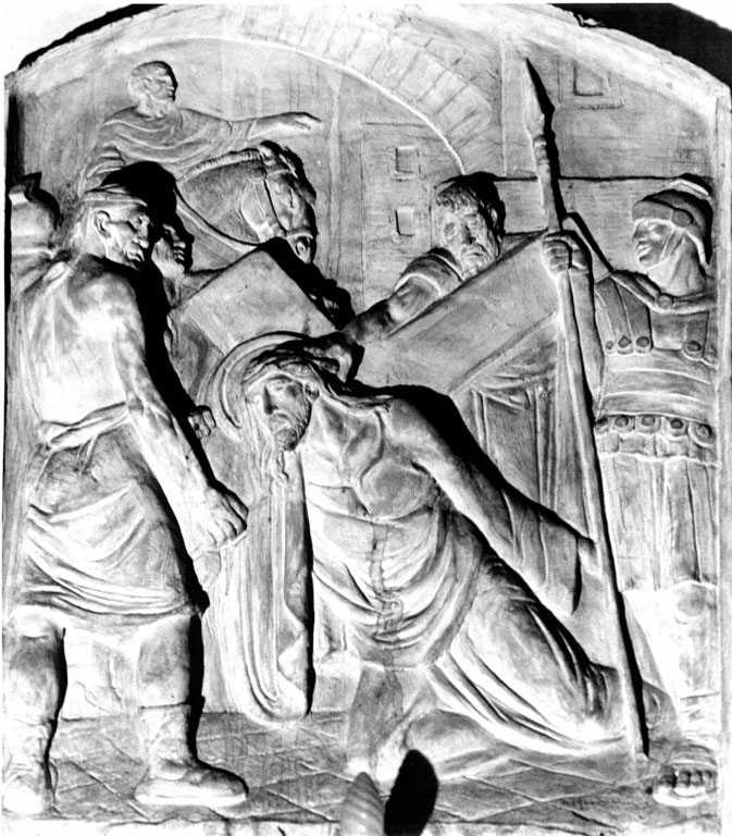 Seconda caduta di Cristo (formella) di Mastroianni Domenico (primo quarto sec. XX)