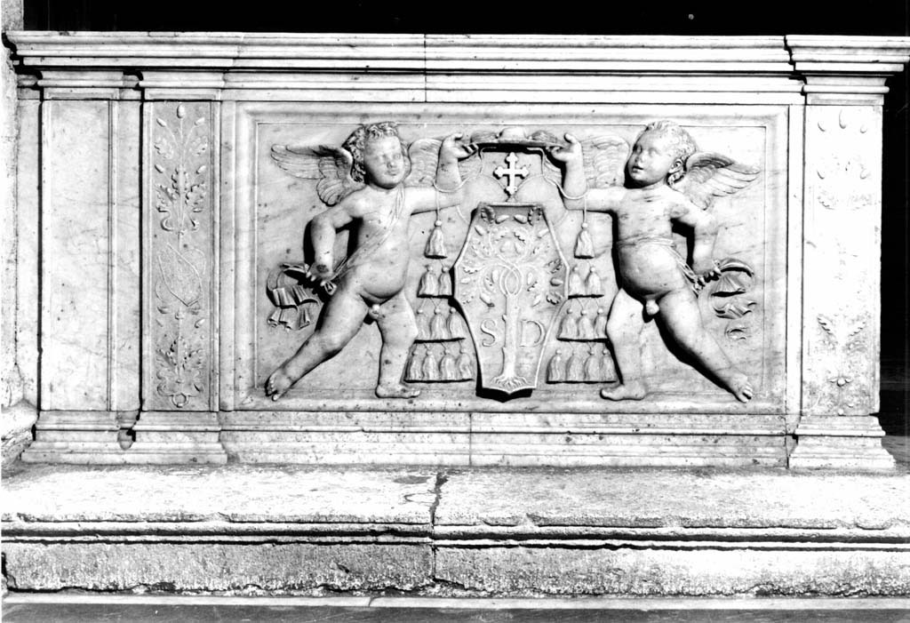 Angeli reggistemma con insegne vescovili (rilievo) di Duknovic Ivan detto Giovanni Dalmata (attribuito) (sec. XV)