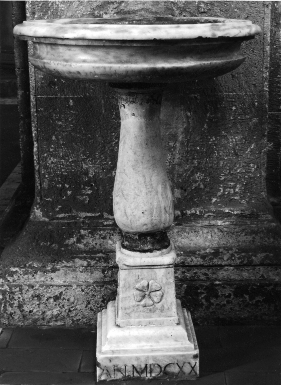 acquasantiera - a fusto - ambito laziale (sec. XVII)