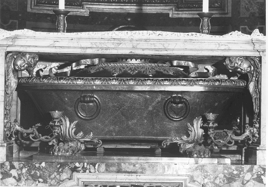 urna - ambito romano (fine/inizio secc. III/ IV)