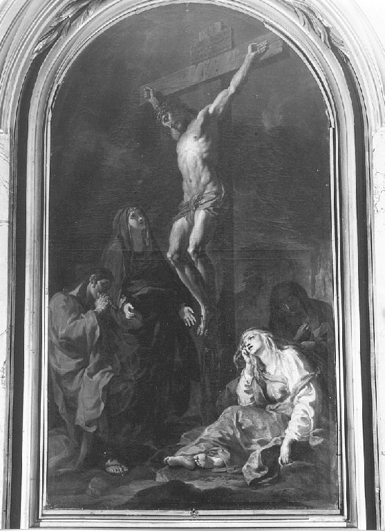 Cristo crocifisso con San Giovanni evangelista e le tre Marie (pala d'altare) di Conca Tommaso (sec. XVIII)