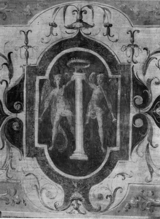 angeli reggicorona e motivi decorativi a grottesche (decorazione pittorica, coppia) di Zuccari Taddeo (attribuito) (sec. XVI)