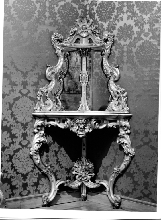 angoliera con alzata - manifattura romana (seconda metà sec. XIX)