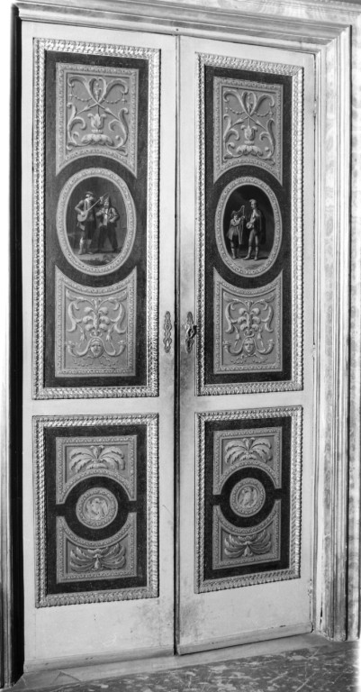 decorazione a racemi, riquadri con aquile e musicanti (porta) di Kuntz Taddeo (sec. XVIII)