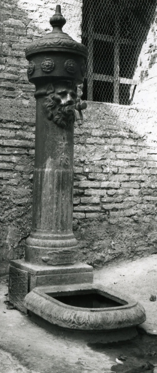 fontanella - ambito laziale (sec. XX)