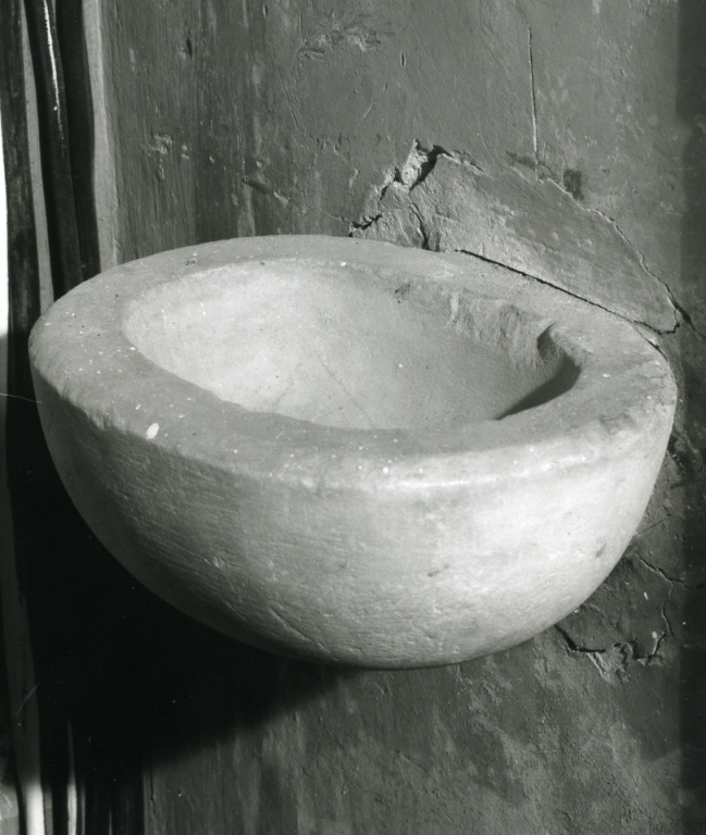 acquasantiera da parete - ambito laziale (fine/inizio secc. XVIII/ XIX)