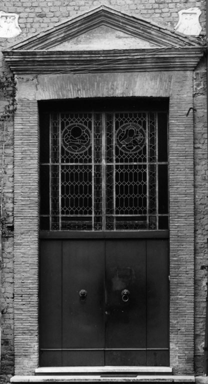portale - bottega romana (secc. XVI/ XVII, secc. XVI/ XVII)