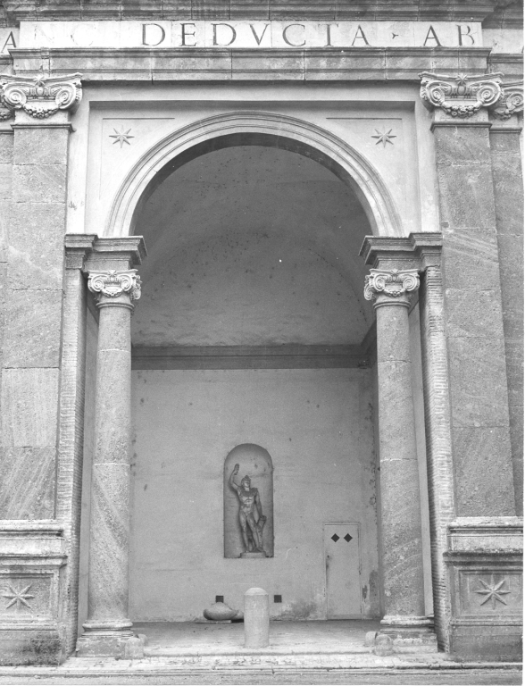 arco di Della Porta Giacomo (sec. XVII)