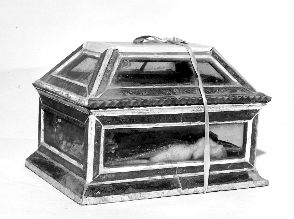 reliquiario a teca - a urna - ambito laziale (sec. XVI)