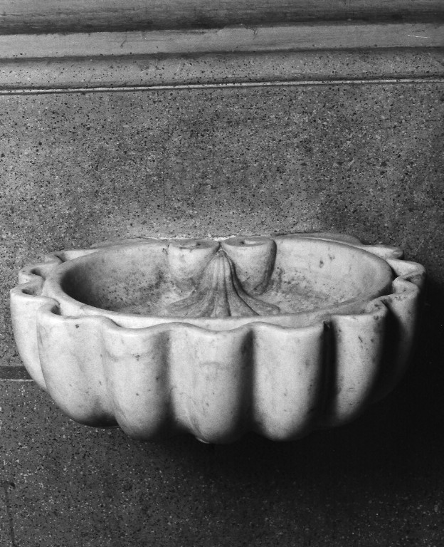 acquasantiera da parete, serie - ambito romano (fine/inizio secc. XVIII/ XIX)