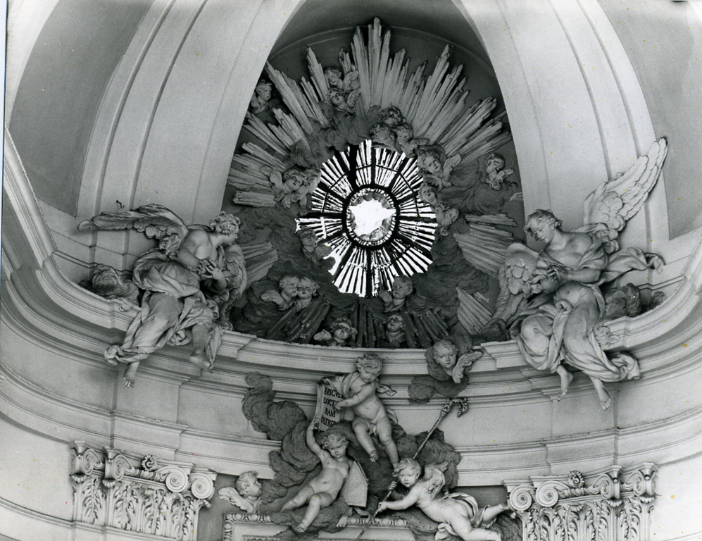 gloria di angeli (rilievo) di Righi Tommaso (sec. XVIII)