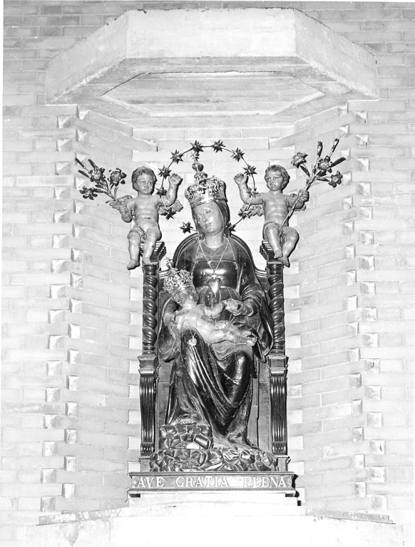 Madonna delle Grazie, Madonna con Bambino (scultura) - ambito svevo-bavarese (prima metà sec. XVI)