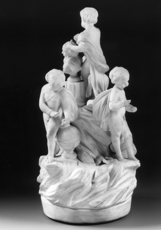 quattro bambini con gli attrezzi della scultura (gruppo scultoreo) - manifattura De La Courtille (sec. XVIII)