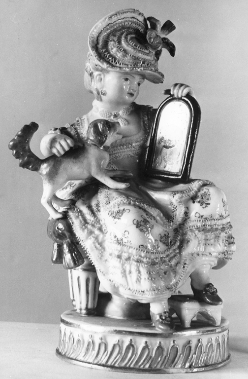 Il cagnolino allo specchio, bambina con cagnolino che si specchia (statuetta) - manifattura di Meissen (sec. XVIII)