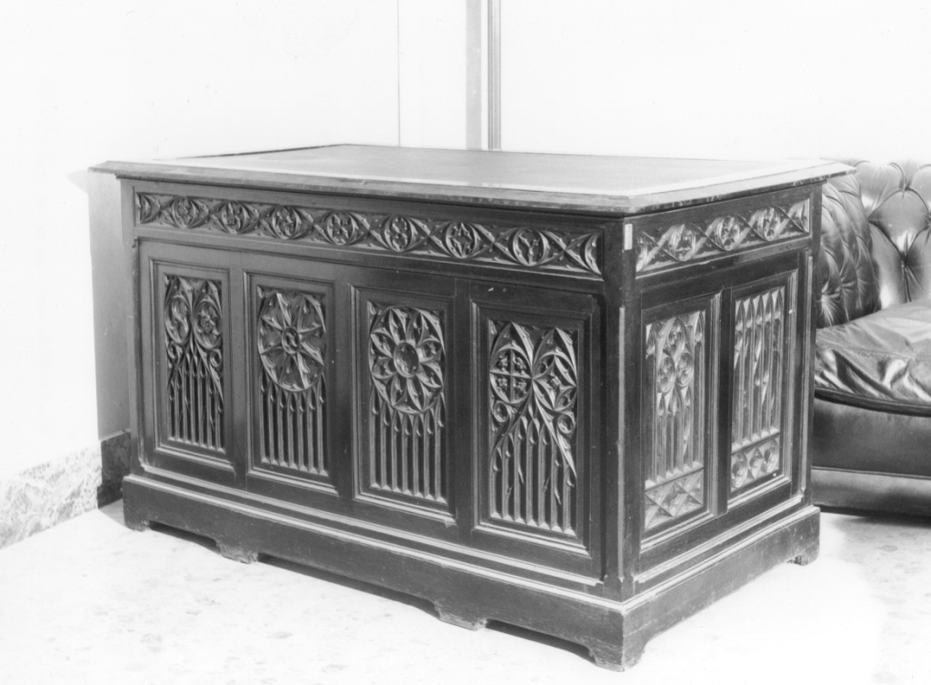 scrivania - ambito italiano (primo quarto sec. XX)